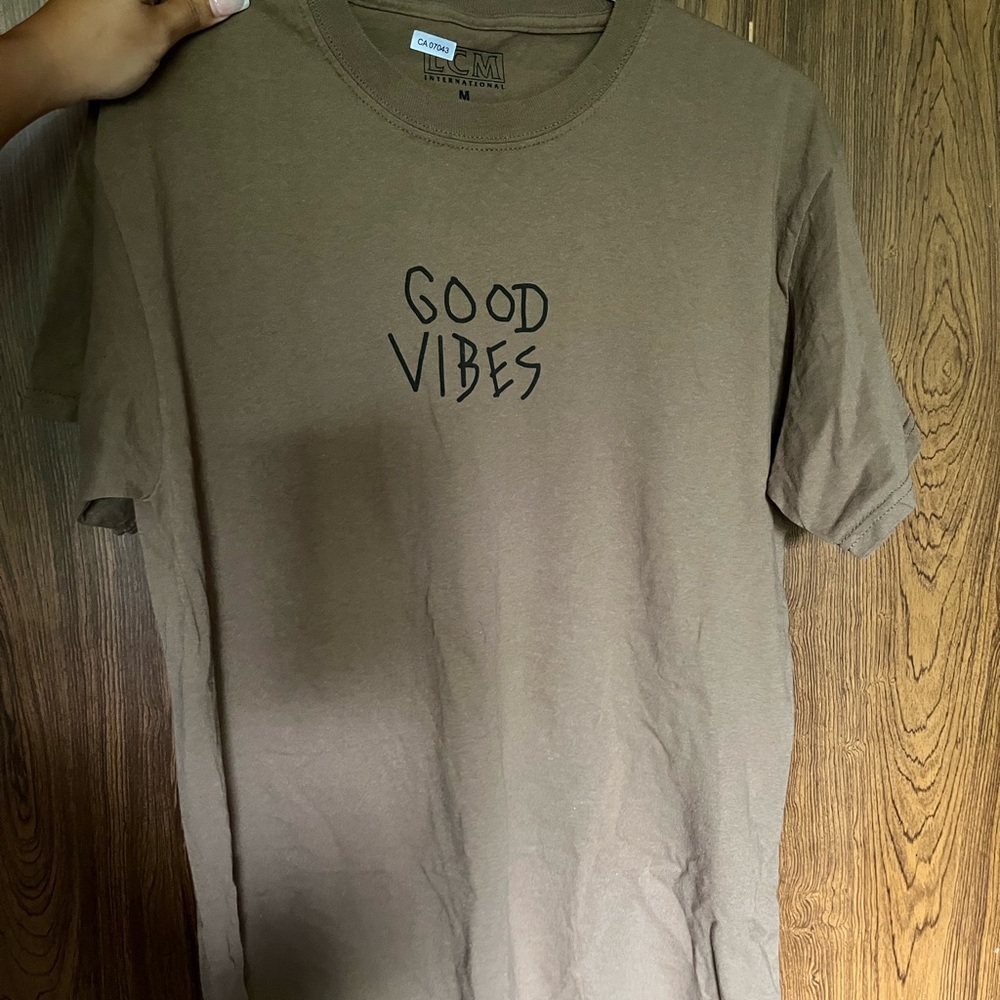 Gildan Brown Short Sleeve Tee Good Vibes